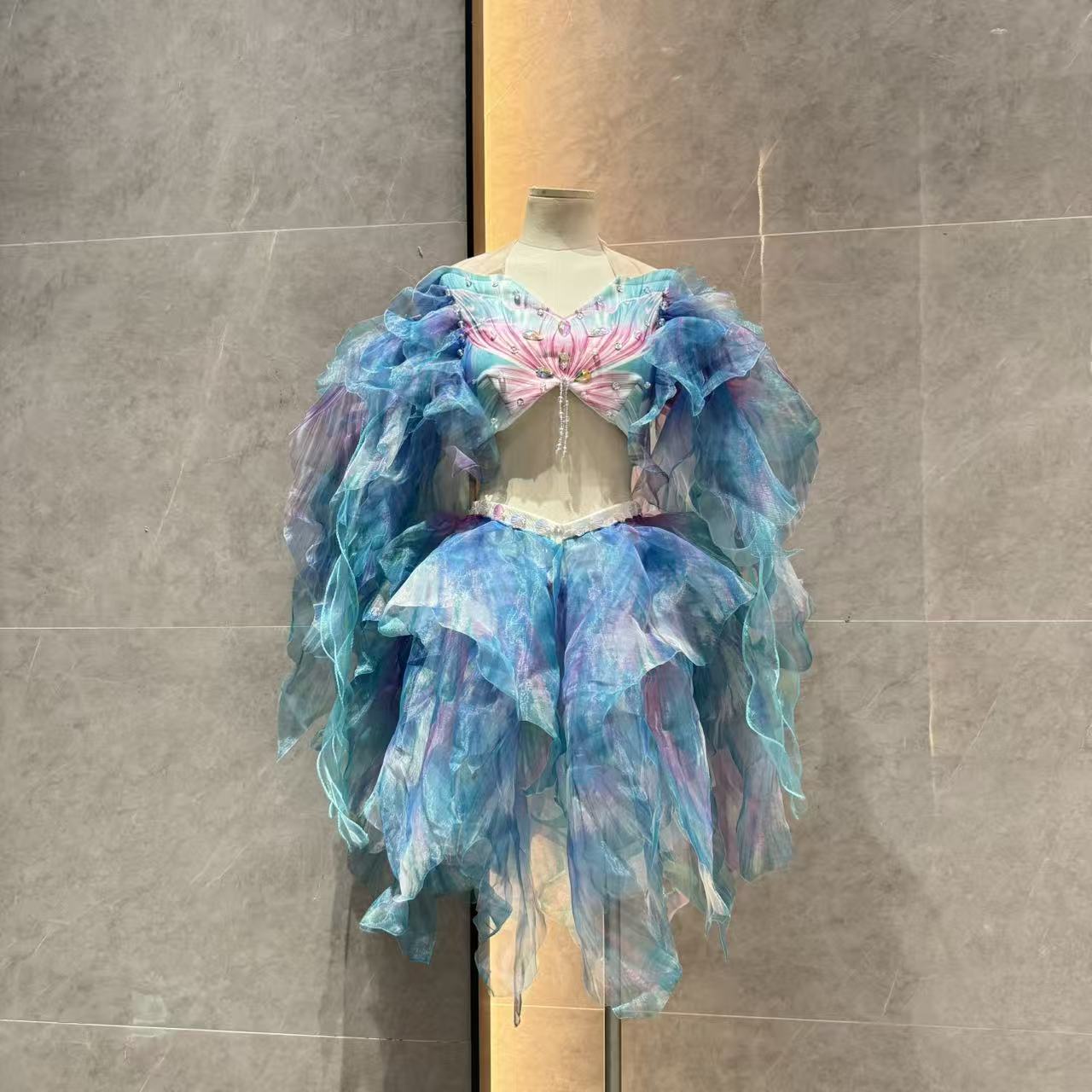 Mermaid Water Dance Skirt Prin - đánh giá và giá Aquarium & Marine Museum Universiti Malaysia Sabah Kota Kinabalu Sabah Reviews
