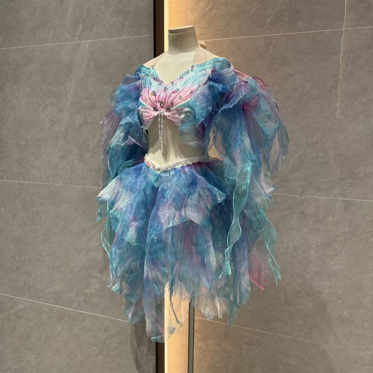 Mermaid Water Dance Skirt Prin - đánh giá và giá Aquarium & Marine Museum Universiti Malaysia Sabah Kota Kinabalu Sabah Reviews